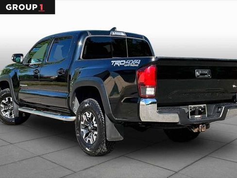 Certified 2019 Toyota Tacoma TRD Off-Road AWD/4WD image 12
