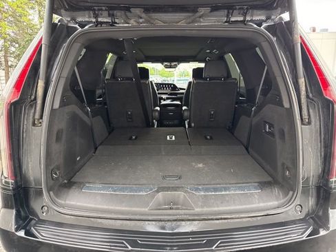 Used 2023 Cadillac Escalade Premium Luxury AWD/4WD image 10