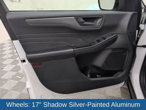 Certified 2025 Ford Escape Active image 37