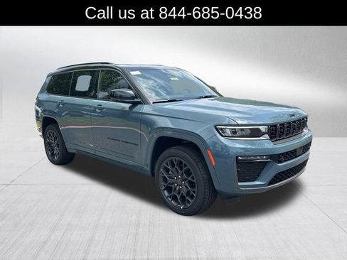 New 2026 Jeep Grand Cherokee L Summit w/ Obsidian Package AWD/4WD image 3