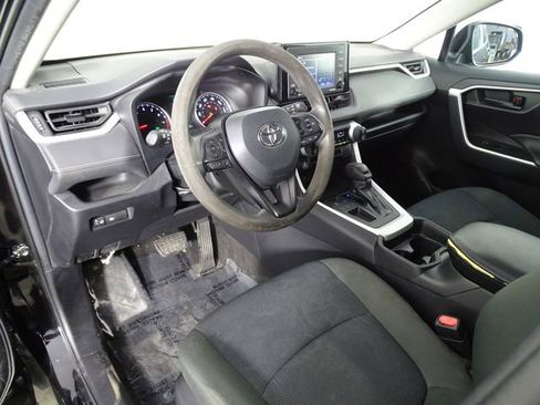 Used 2021 Toyota RAV4 LE image 18