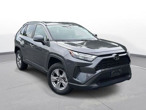 Used 2025 Toyota RAV4 XLE FWD image 4