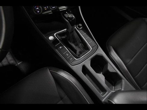 Certified 2023 Volkswagen Jetta SE FWD image 14