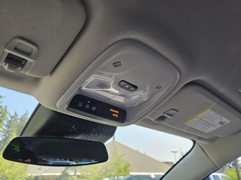 New 2027 Chevrolet Bolt LT w/ Comfort Package FWD image 32