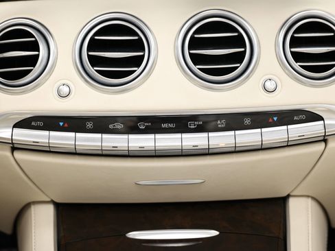 Used 2017 Mercedes-Benz S 550 Cabriolet image 33