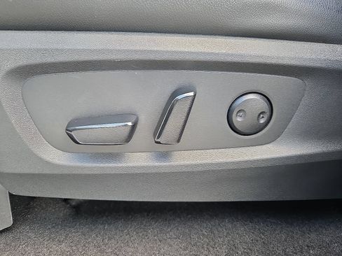 Used 2022 Nissan Pathfinder SL w/ SL Premium Package FWD image 16