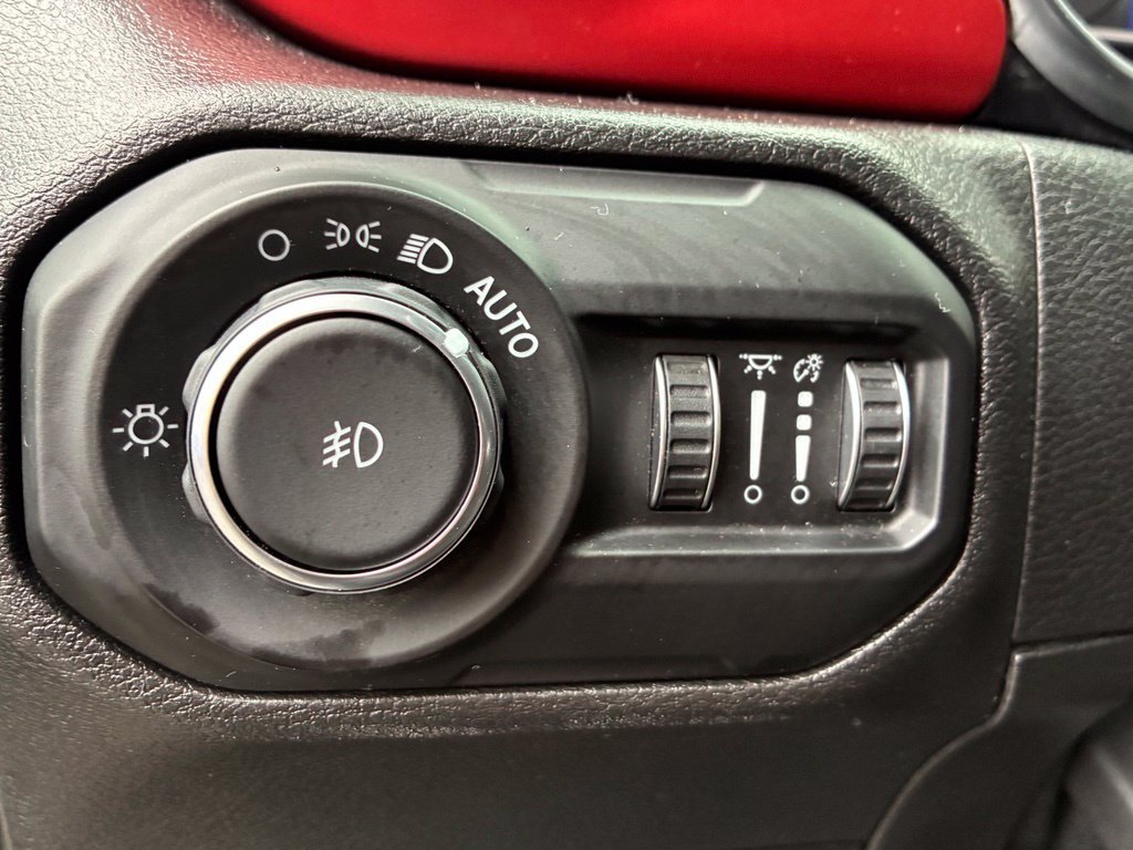 Used 2021 Jeep Wrangler Unlimited Rubicon w/ Dual Top Group AWD/4WD image 25