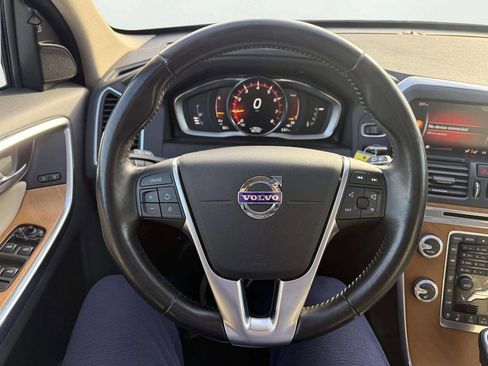 Used 2017 Volvo XC60 T6 Inscription w/ Climate Package image 16