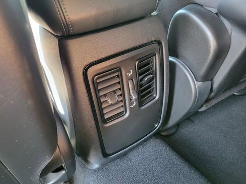 Used 2024 Dodge Durango SXT image 25