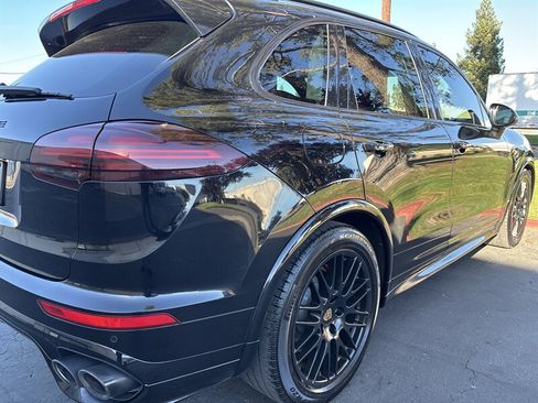 Used 2016 Porsche Cayenne GTS AWD/4WD image 12