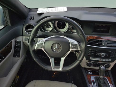 Used 2013 Mercedes-Benz C 250 Sedan image 11