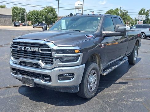 Used 2025 RAM 2500 Tradesman AWD/4WD image 2