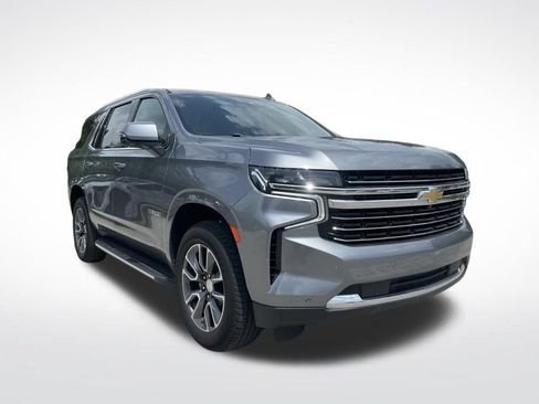 Used 2022 Chevrolet Tahoe LT w/ Luxury Package AWD/4WD image 2