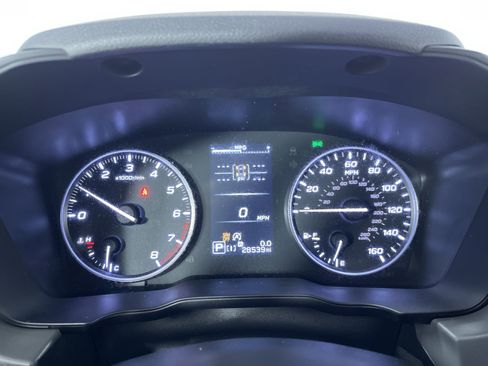 Used 2024 Subaru Crosstrek 2.0i Premium w/ Crosstrek Mirror Package AWD/4WD image 17