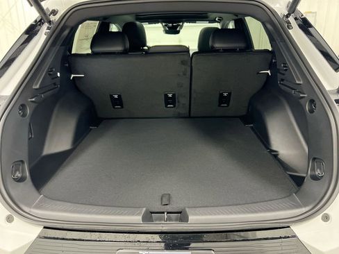 New 2026 Chevrolet Equinox EV LT image 25