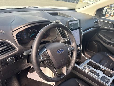 Used 2024 Ford Edge SEL w/ Convenience Package AWD/4WD image 4