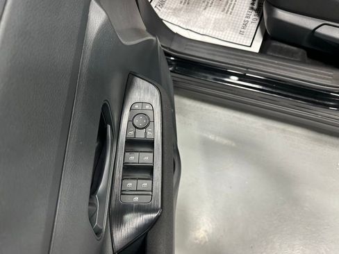 Used 2025 Nissan Kicks S AWD/4WD image 9