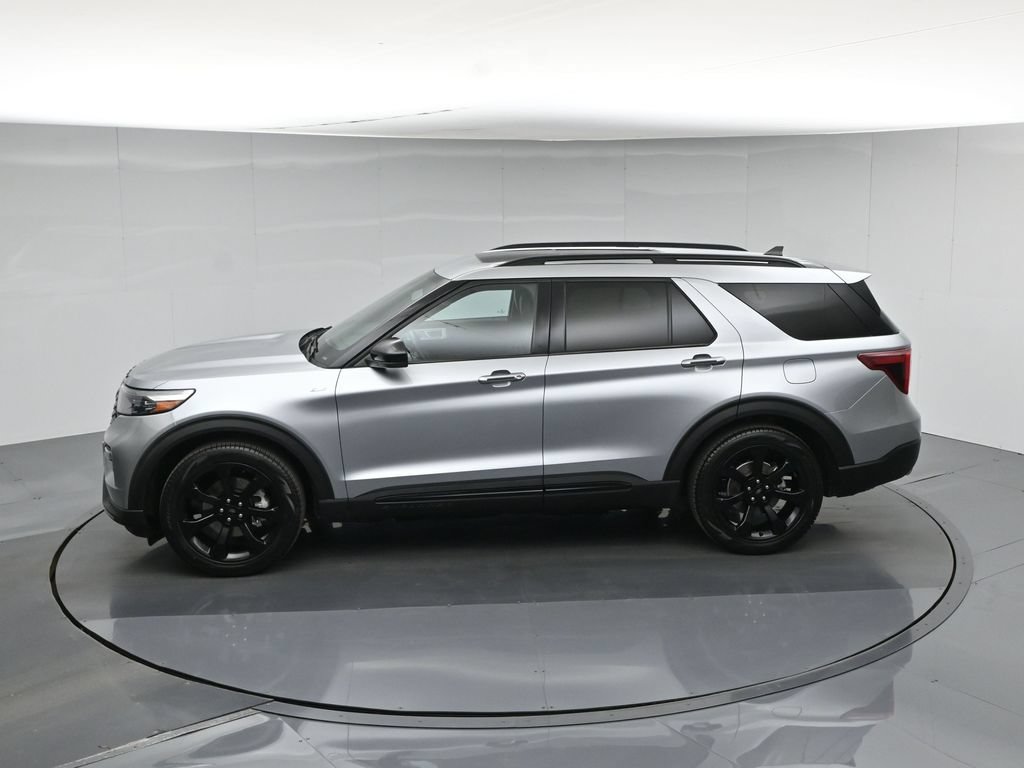 Used 2024 Ford Explorer ST-Line w/ Class IV Trailer Tow Package RWD image 51