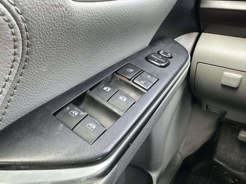 Used 2015 Toyota Camry XLE image 26