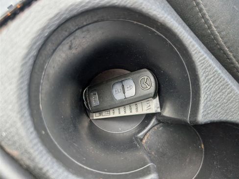 Used 2016 MAZDA MAZDA3 i Sport w/ Preferred Equipment Package image 19