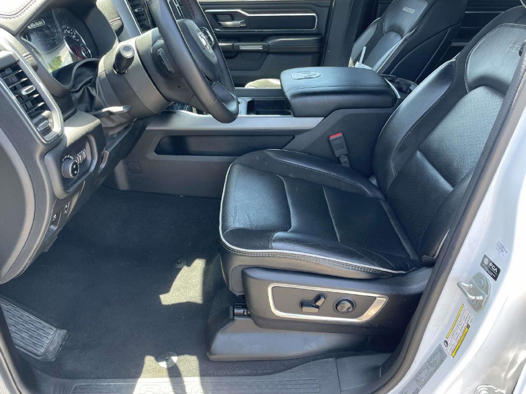 Used 2025 RAM 1500 Laramie AWD/4WD image 10