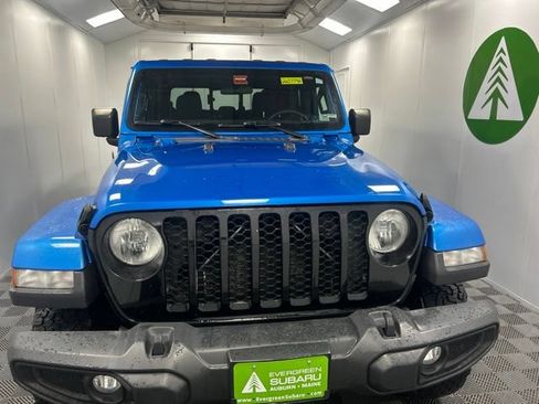 Used 2021 Jeep Gladiator Sport AWD/4WD image 2