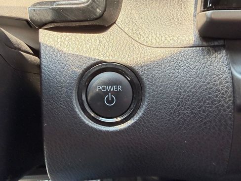 Used 2025 Toyota Camry SE AWD/4WD image 22