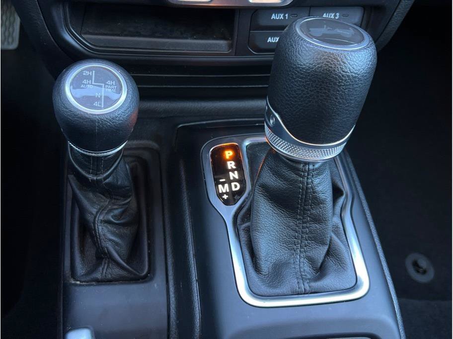 Used 2023 Jeep Wrangler Unlimited AWD/4WD image 16
