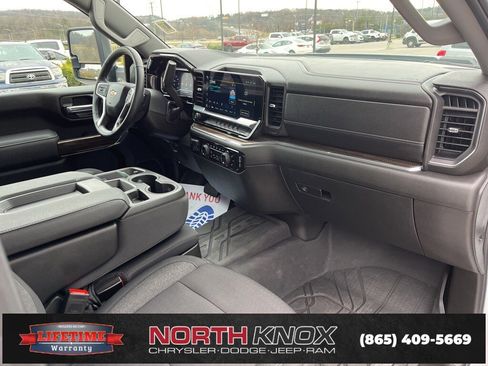 Used 2024 Chevrolet Silverado 2500 LT w/ Convenience Package image 20