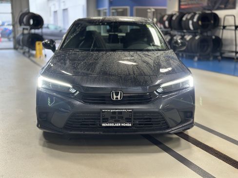 Used 2024 Honda Civic Sport image 2