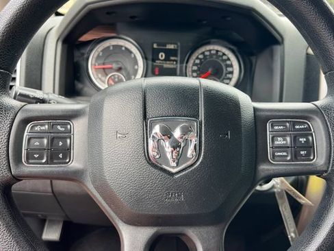 Used 2017 RAM 1500 Classic SLT RWD image 26