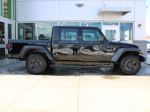 New 2026 Jeep Gladiator Sport image 4