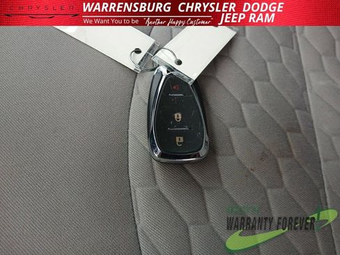 Used 2020 Chevrolet Equinox LS w/ LS Convenience Package image 29