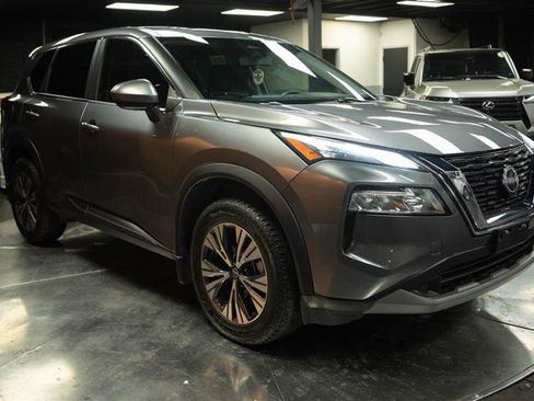 Used 2023 Nissan Rogue SV image 5