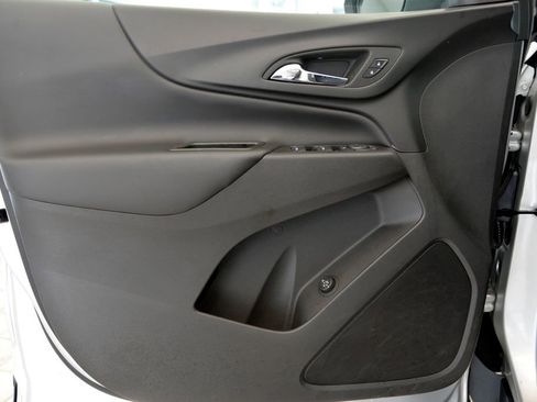 Used 2022 Chevrolet Equinox LT image 14