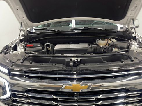 Used 2025 Chevrolet Suburban Premier AWD/4WD image 26