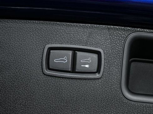 New 2026 Porsche Macan image 32