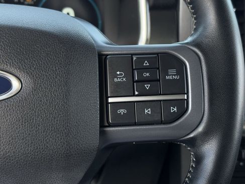 Used 2023 Ford F150 Lariat w/ Trailer Tow Package image 18