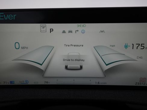 Used 2024 Kia EV6 Light RWD image 7