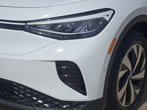 Used 2024 Volkswagen ID.4 Pro image 10