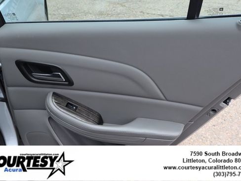 Used 2016 Chevrolet Malibu LT FWD image 28