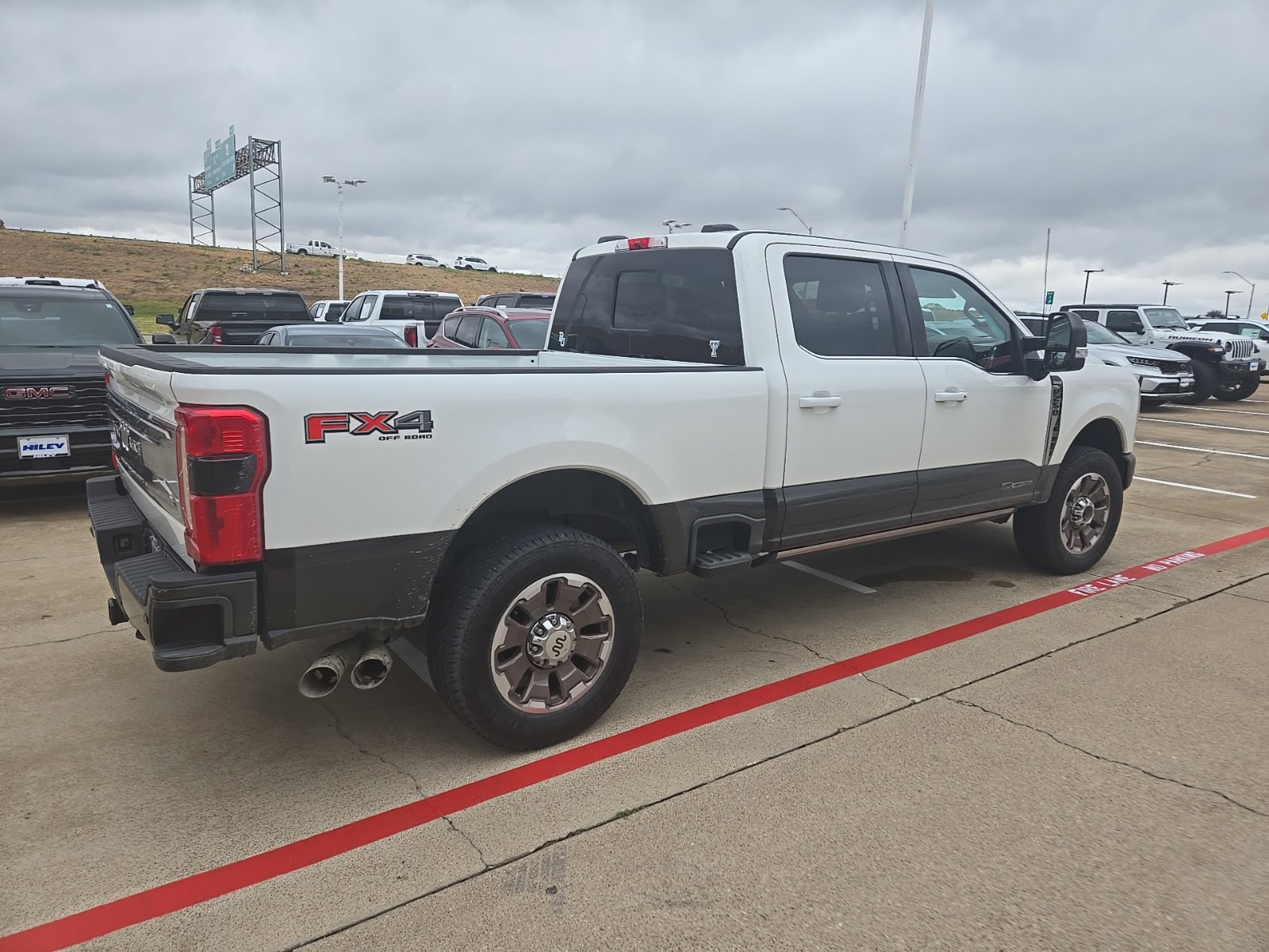 Used 2024 Ford F250 King Ranch w/ FX4 Off-Road Package AWD/4WD image 7