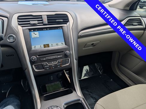 Certified 2018 Ford Fusion SE FWD image 27
