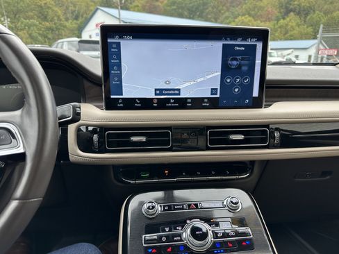 Used 2022 Lincoln Nautilus Reserve image 14