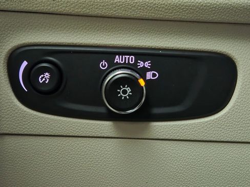 Used 2023 Buick Envision Preferred image 21