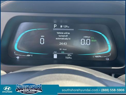 Used 2025 Hyundai Elantra Hybrid FWD image 26