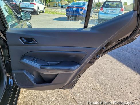 Used 2025 Nissan Altima 2.5 SV FWD image 30