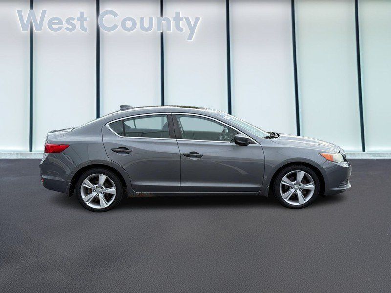 Used 2014 Acura ILX FWD image 2