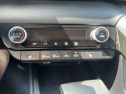 Used 2022 Hyundai Elantra SEL w/ Convenience Package image 26