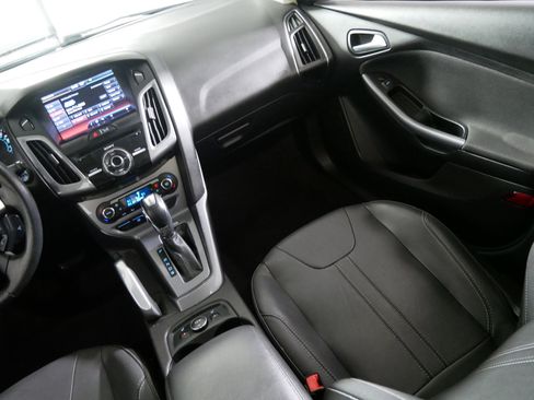 Used 2012 Ford Focus Titanium image 11